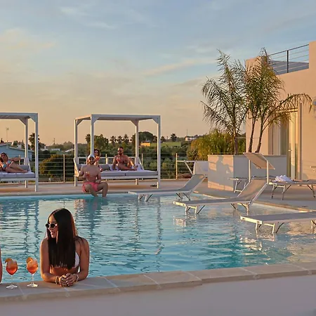 Villa Con Piscina E Vista Mare Immersa Nella Natura Torre San Giovanni