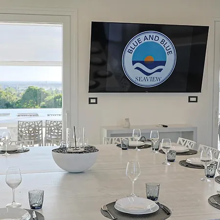 Con Piscina E Vista Mare Immersa Nella Natura Villa
