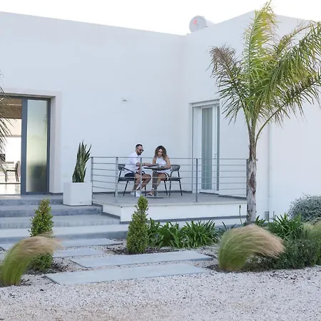 Con Piscina E Vista Mare Immersa Nella Natura Villa Torre San Giovanni
