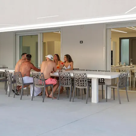 Villa Con Piscina E Vista Mare Immersa Nella Natura *