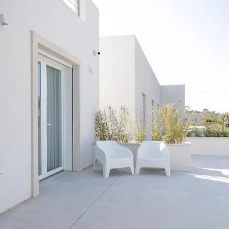 Con Piscina E Vista Mare Immersa Nella Natura Villa Torre San Giovanni