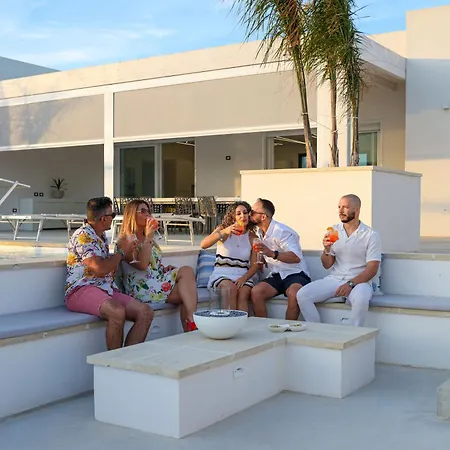 Villa Con Piscina E Vista Mare Immersa Nella Natura Torre San Giovanni